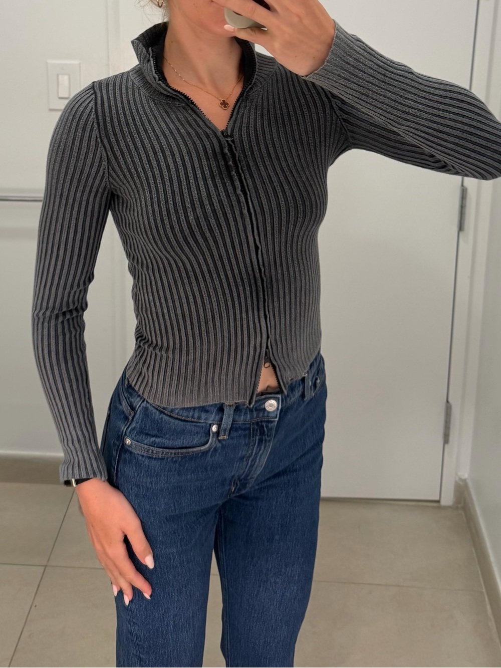 Ribbed Zip-Front Women's Cardigan Sweater - Gray